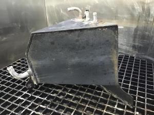 Liebherr Ausgleichsbehälter